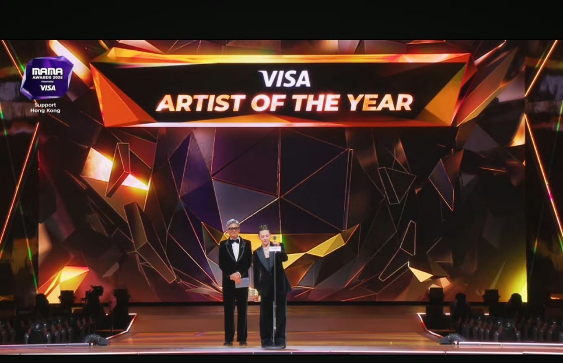 第一次见权志龙害羞了周润发+权志龙！10年后再聚首，握手言欢，真是老朋友的默契