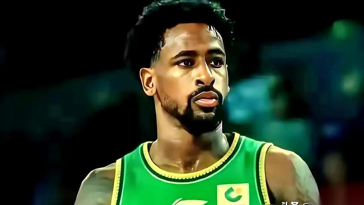 辽宁队的新外援布罗金顿，自己那边刚在网上官宣要来，球迷香槟还没开呢，一个炸雷消息