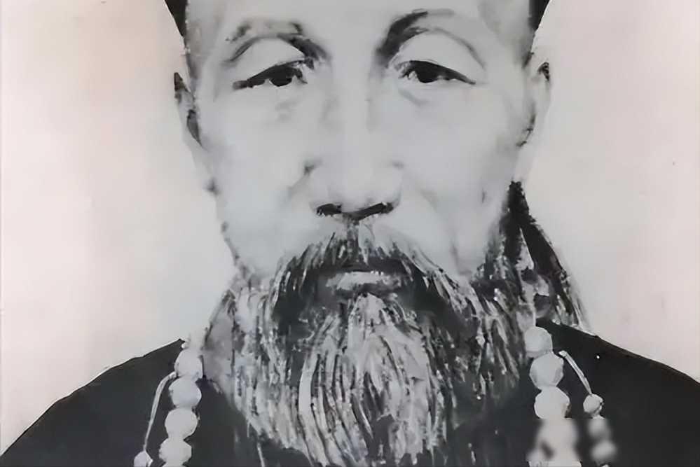 1864年,湘军啃下天京,平定了搅得大清天翻地覆14年的太平天国。这是不世奇功。