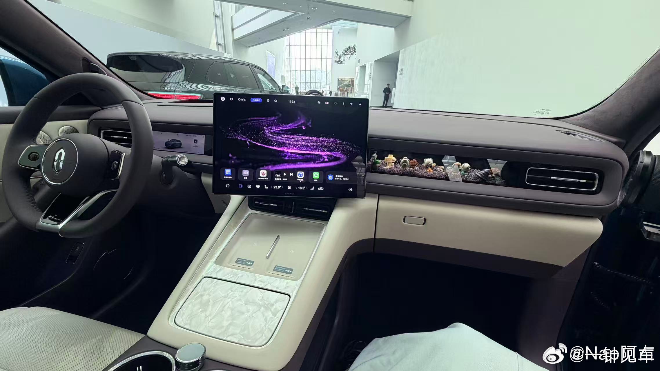 问界M6的内饰开始被拍到啦？这看着很有质感呀