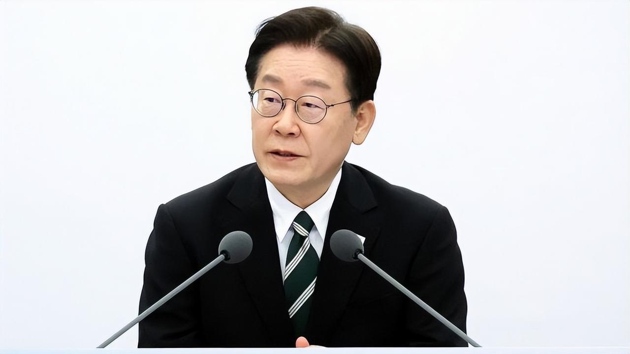 李在明打破历史惯例，让日本彻底下不来台 李在明这次算是把日本的脸面踩了个结实