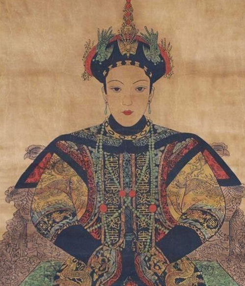 1654年，顺治不顾群臣反对，废了皇后孟古青。孟古青被废后，回了娘家，谁知她已有