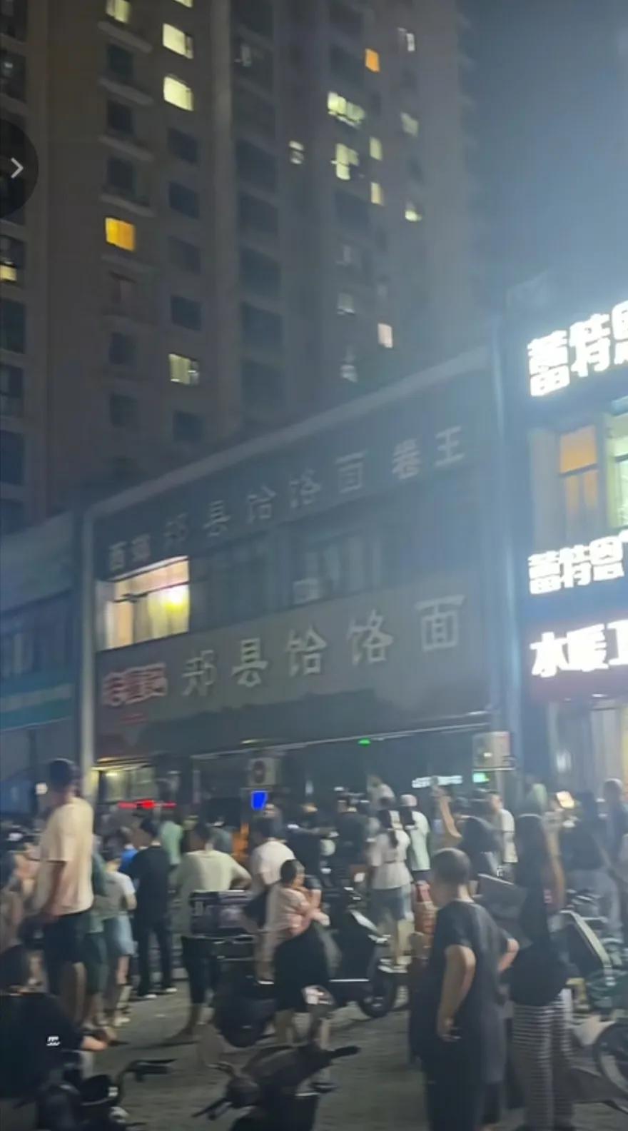 续面女顾客最新消息，那家面馆已经关门了。这其实是一家非常有争议的面馆，之前就有过