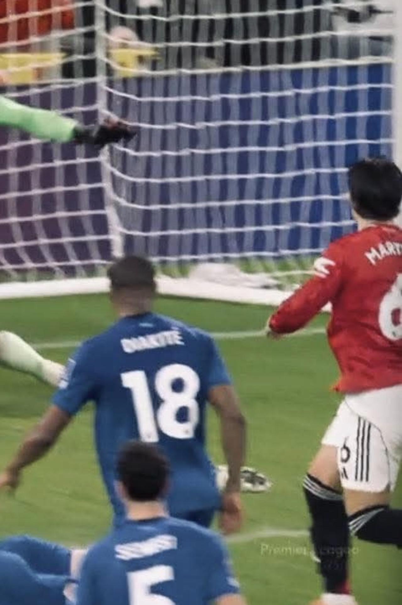 利马感觉被伤害废掉了一半功力啊[哭哭]他的力量和速度，断崖式的下降，不知道再踢