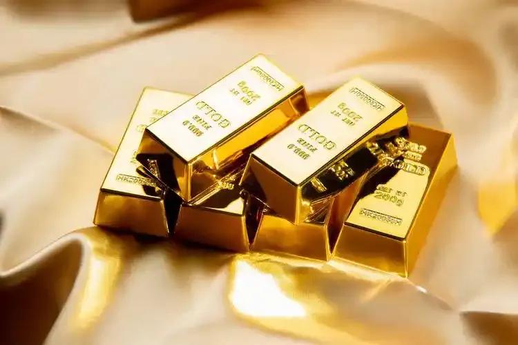 最近很多人问，黄金白银涨这么猛，现在还能不能上车？问这个问题的朋友先不要着急掏钱