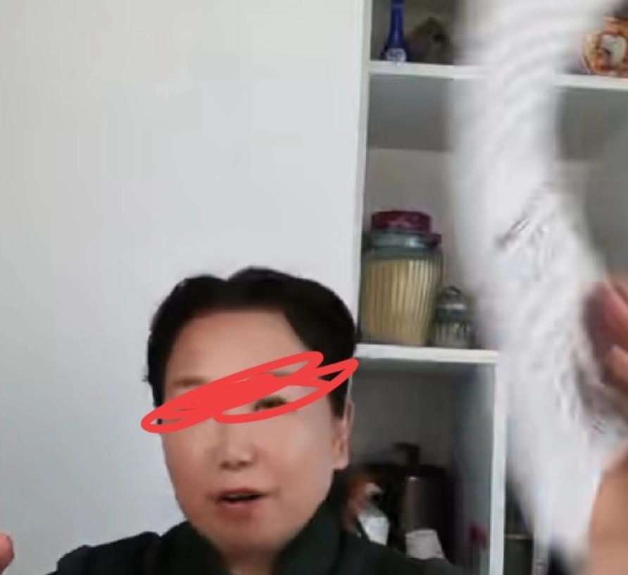 29号突然延期了？！老肥子一直在说。上午在直播间里面摇头晃脑。延期是对门儿一直