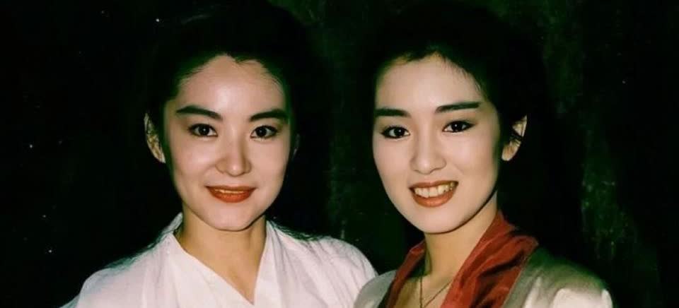 就这张林青霞和巩俐的合照，大家觉得谁更美？第一眼看过去是巩俐，因为她看着更秀气，