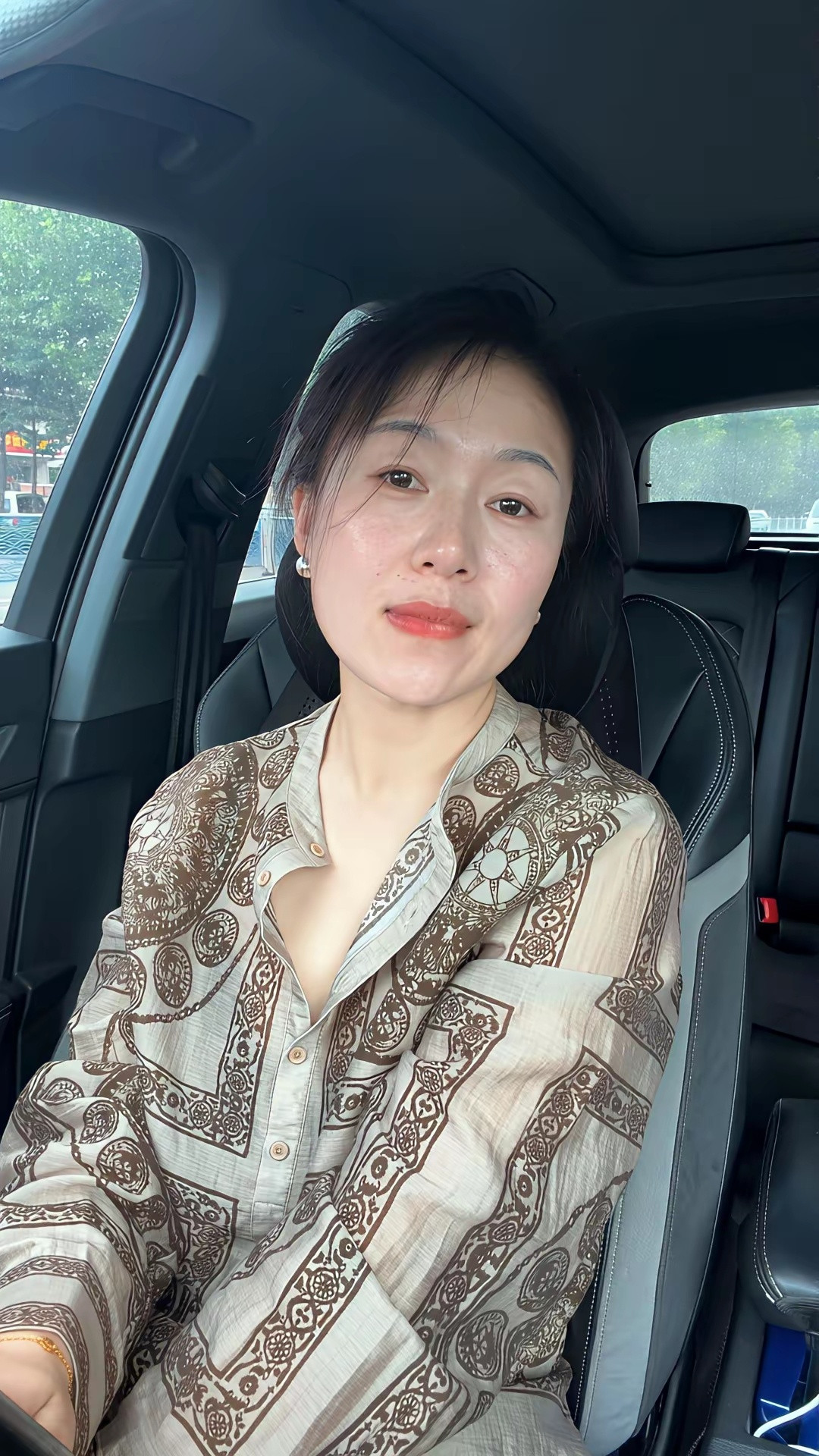 说实话，快五十岁了，这样的素颜还好吗？