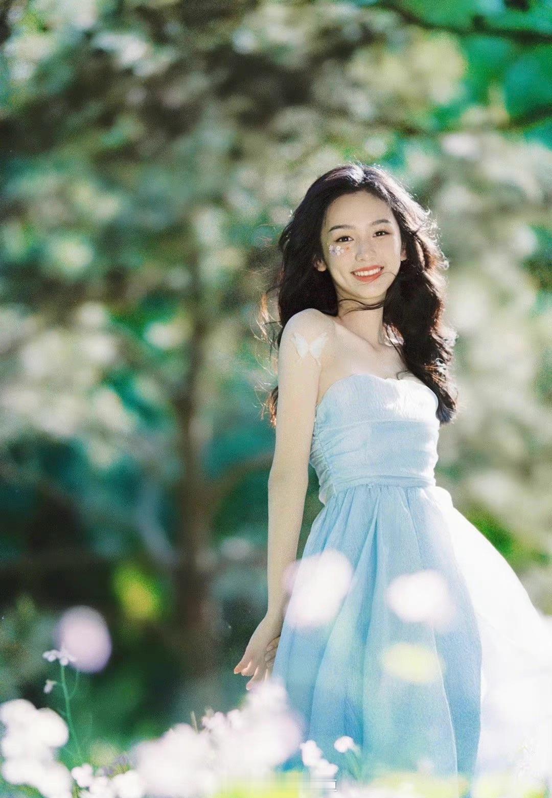 周也淡蓝色彩花仙子美人写真​​​