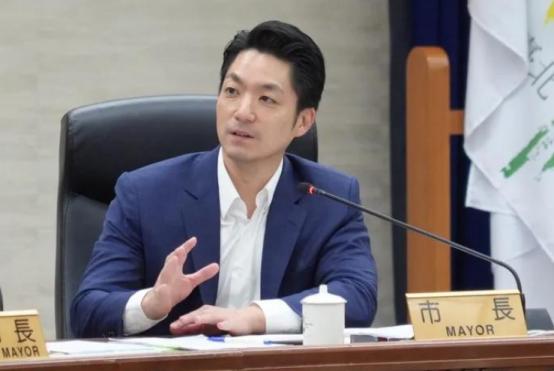 台北市长选举的选情，最近突然有了新动静。9月13日，一份台湾地区最新"内部民调"