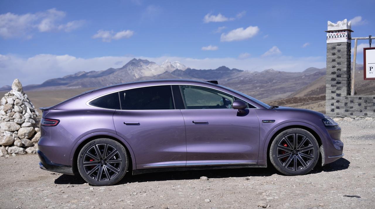 随着辅助驾驶技术从“科技尝鲜”迈向“生活刚需”，如何提升用户体验成为了行业竞争的