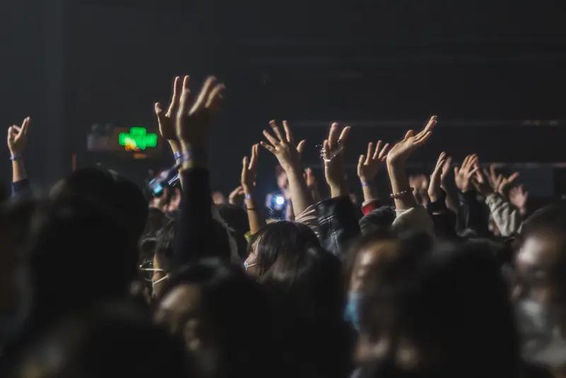 反击后参与围殴河北邯郸“村晚”变“全武行”时间：3月20日晚地点：河北邯