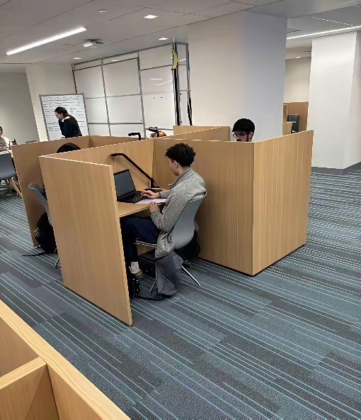 听说这是最符合员工审美的工位