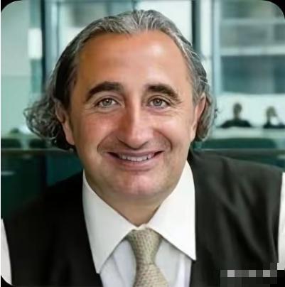 一个加拿大犹太裔教授，加德·萨阿德，突然在网上发帖，呼吁全球民众赶紧去做一件事：