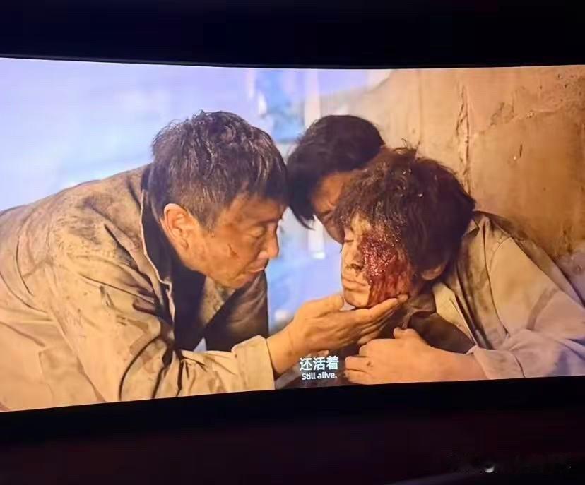 对不起！我必须给大家泼盆冷水。沈腾的新片《欢迎来龙餐馆》这几天点映，不少家长
