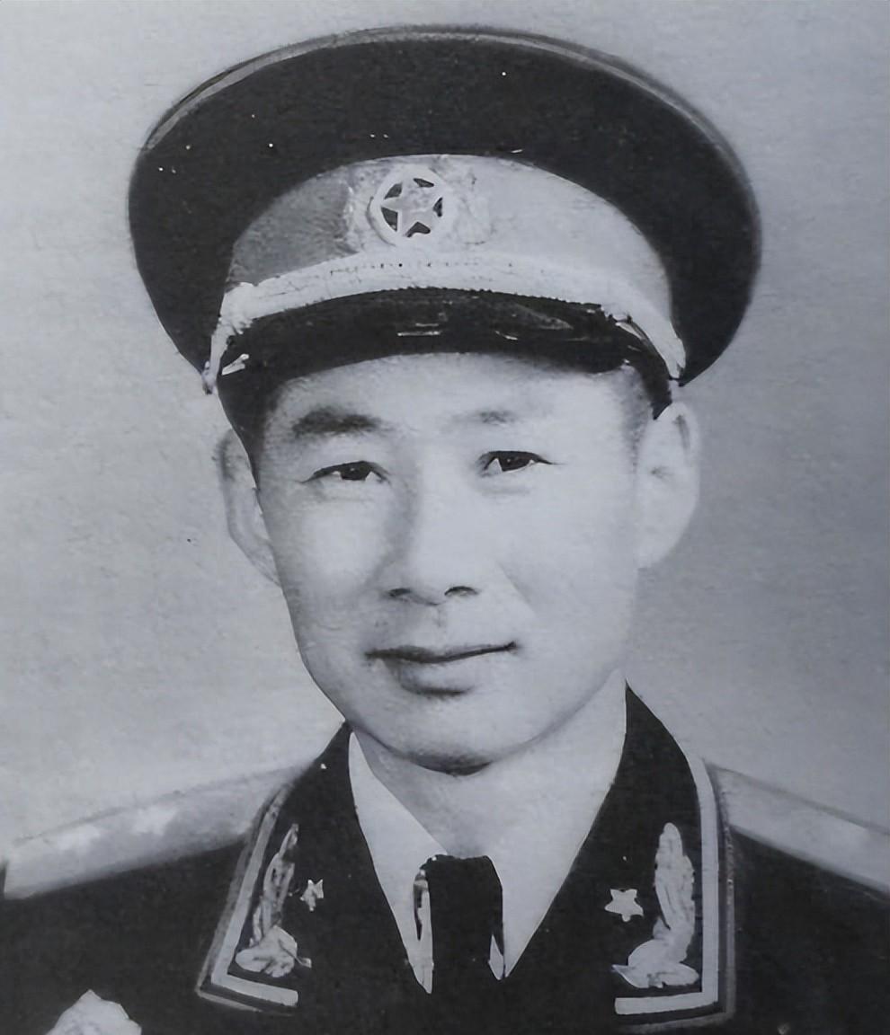 杨秀山本是副军级，为什么在1955年授衔时却成功获得了中将军衔？背后有何特殊原因