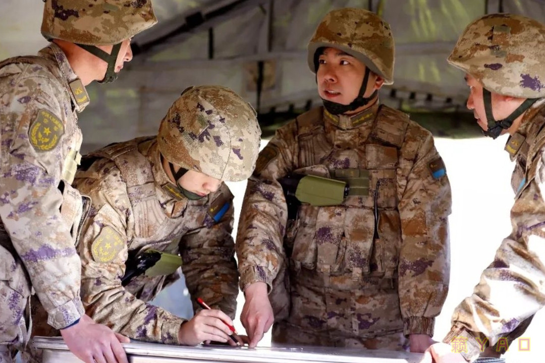 183型快枪套搭配54式手枪中部战区空军雷达某旅机动分队