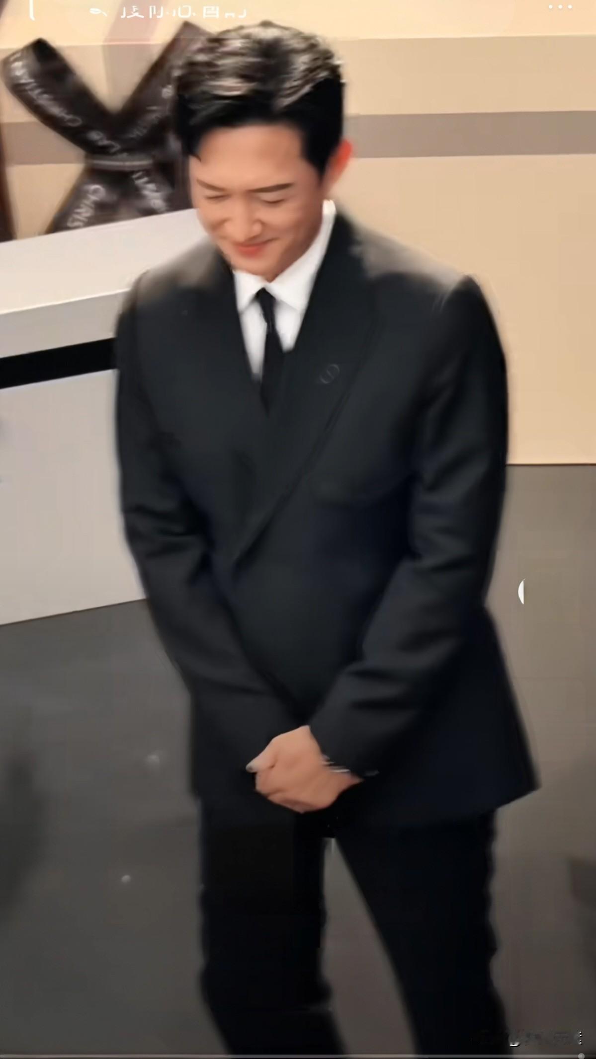 最帅气的中年大叔王阳，没有之一。就连阅人无数的大美女秦岚，见到王阳都忍不住内