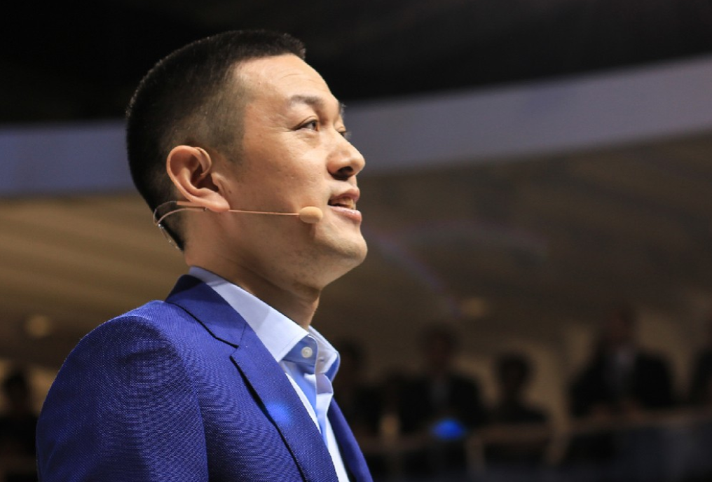 蔚来董事长李斌坦言，目前蔚来整体电池产能供应紧张，全系车型都处在产能爬坡阶段，等