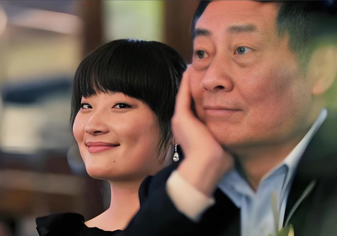 愚蠢至极！我要是宗泽后，我绝对不和亲侄女宗馥莉对着干！根源是，不是亲叔叔是