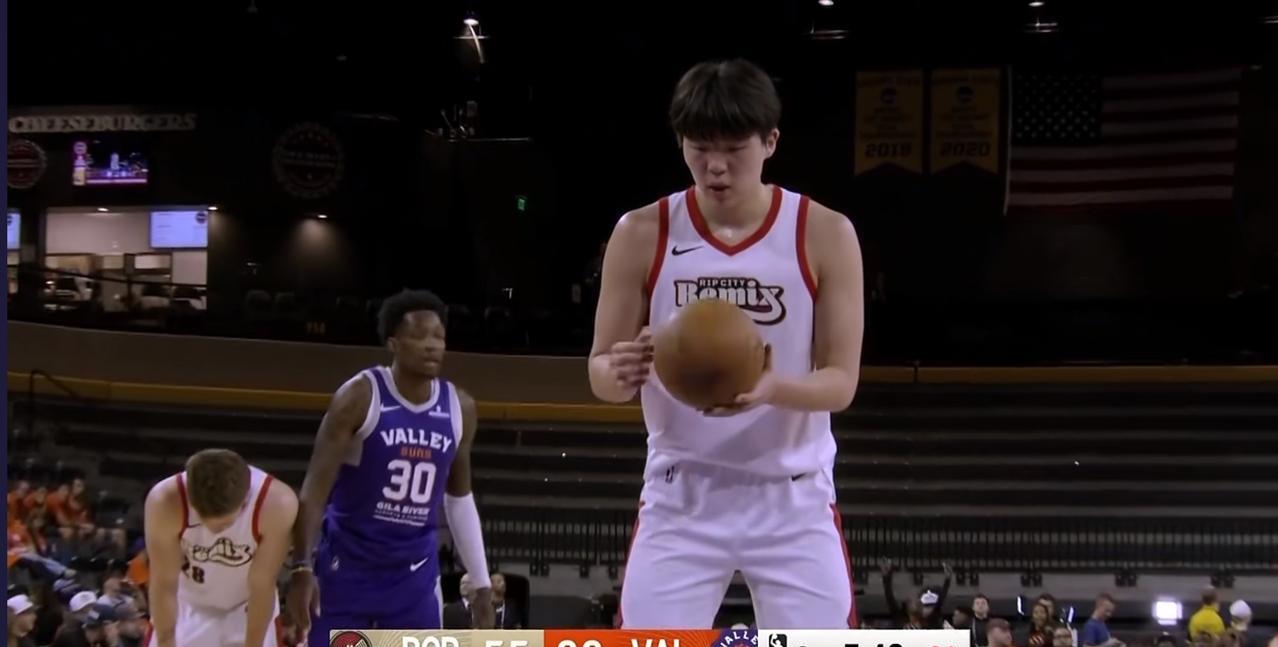 下放发展联盟首战，发展联盟撕裂之城混音对阵已两连败的山谷太阳，杨