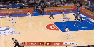 CBA胡明轩是不是有伤病困扰？广东男篮8连胜了，他还没找到状态，再这么打下去，