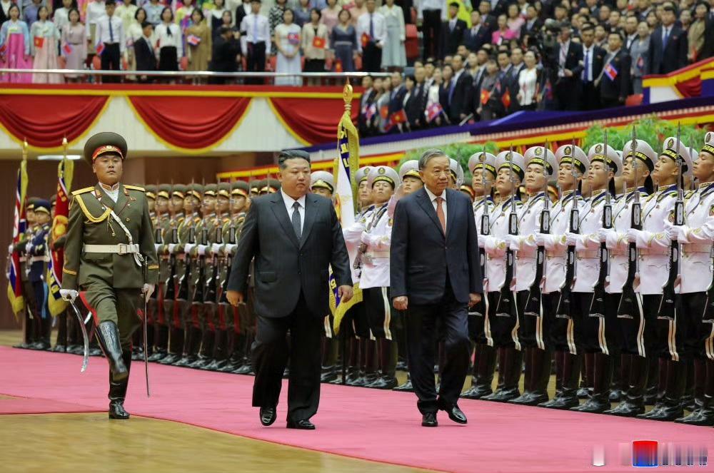 越媒说，苏林此次访问朝鲜，随团庞大，规格极高，足见两国合作程度之深、范围之广。团