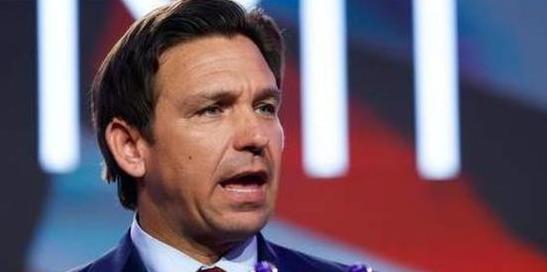 现在美国对华态度有两派人，反华派认为中国现政府跟清政府差不多，专制腐败，中国的所