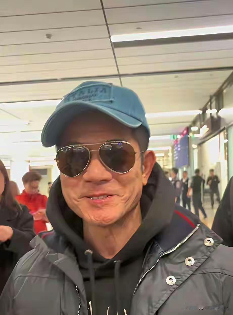 郭富城近照说实话保养的没有刘德华黎明好满脸的皱纹按理说不应该呀估计还是