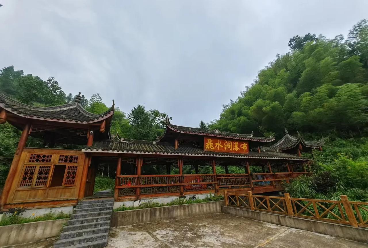 人到了一定年纪，真正决定你生活质量的，不是经济基础，而是家庭。汲汲营营半辈子，回