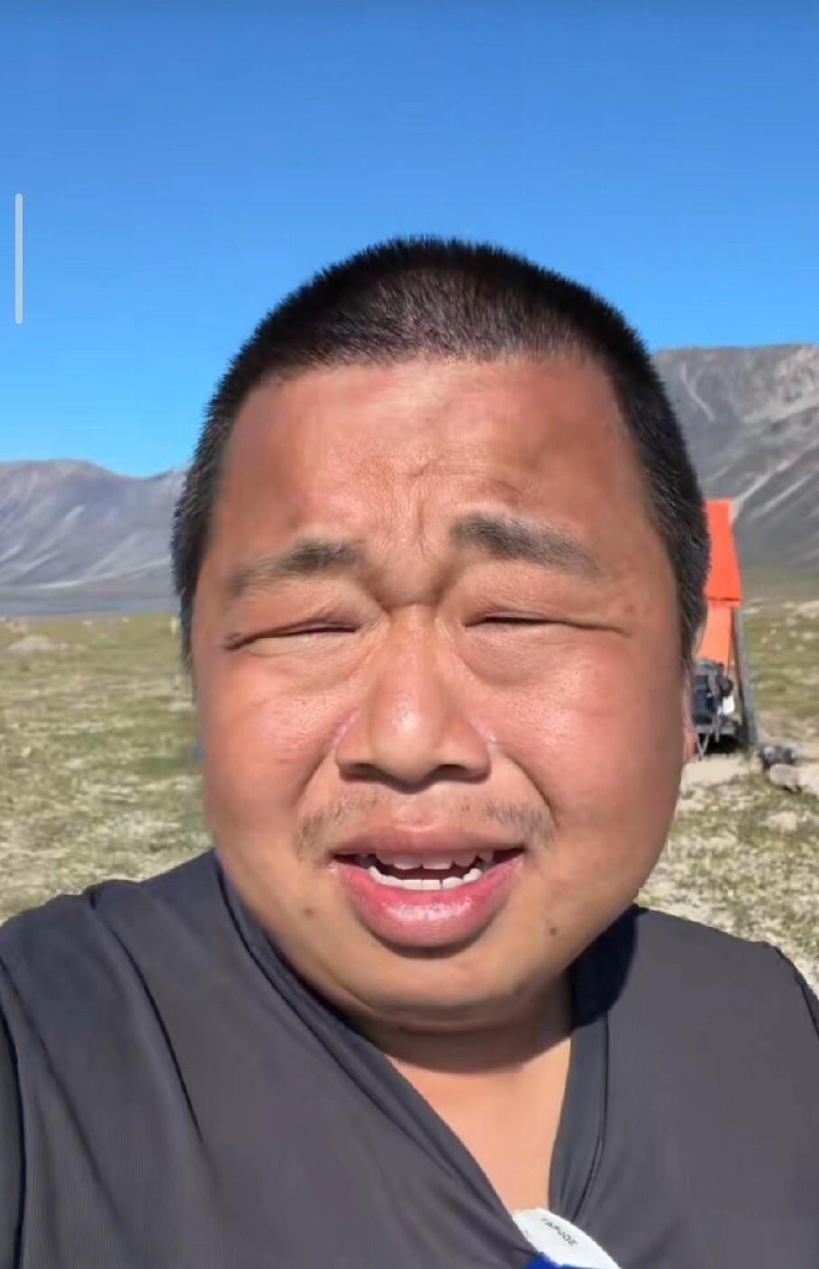 蓝战非在俄罗斯待了几个月，追当地女孩屡屡被拒，连千万粉丝博主身份亮出来都没用，所