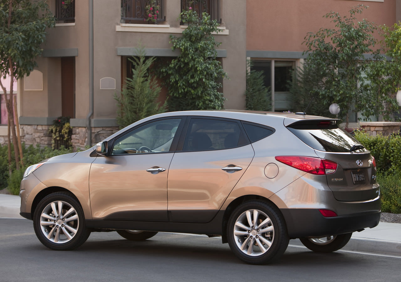 现代途胜2010现代Tucson，底盘代号LM，5门5座紧凑型城市SUV