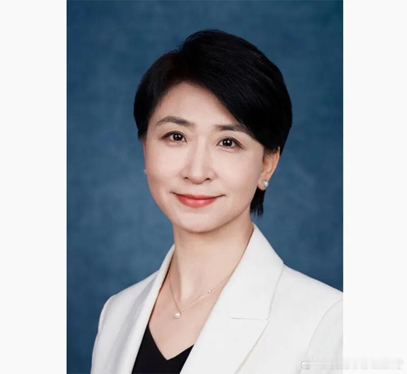 今天（9月3日），上海广播电视台（上海文广集团）召开干部会议，上海市委决定：尹欣