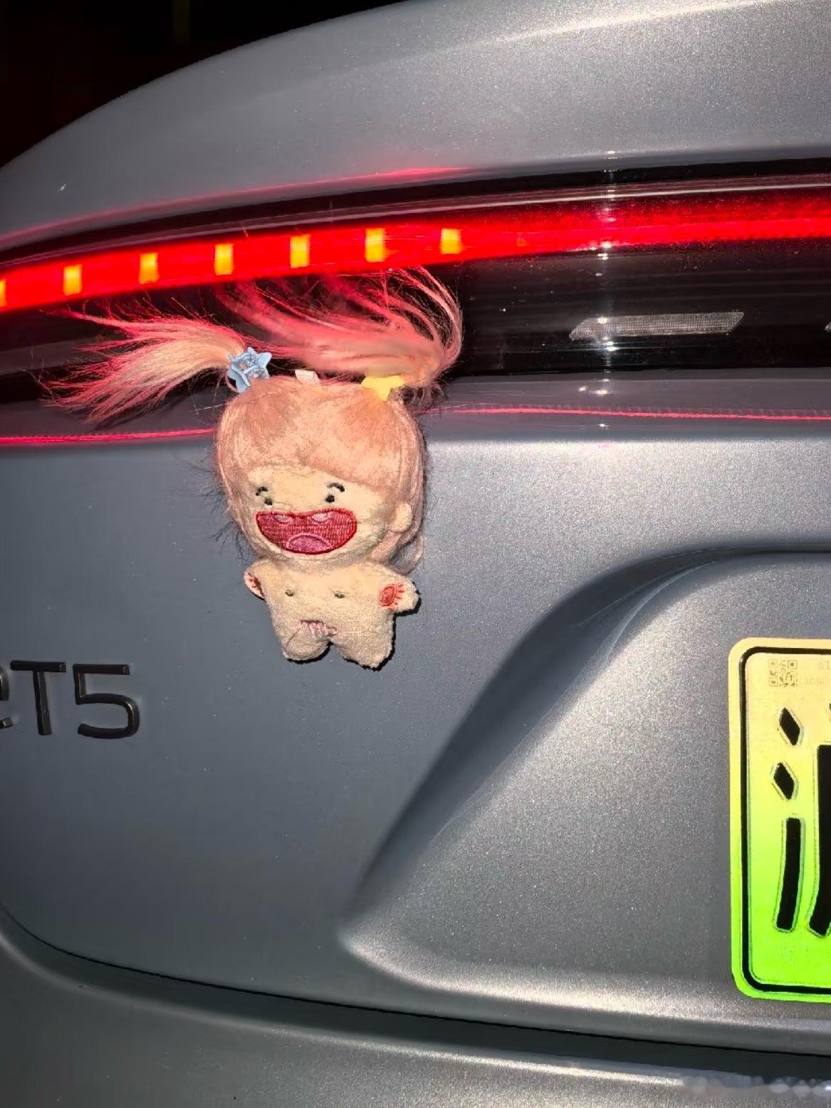 朋友的车晴天VS雨天哈哈哈哈哈她说她她想再加一只鸡雨天就是落汤鸡