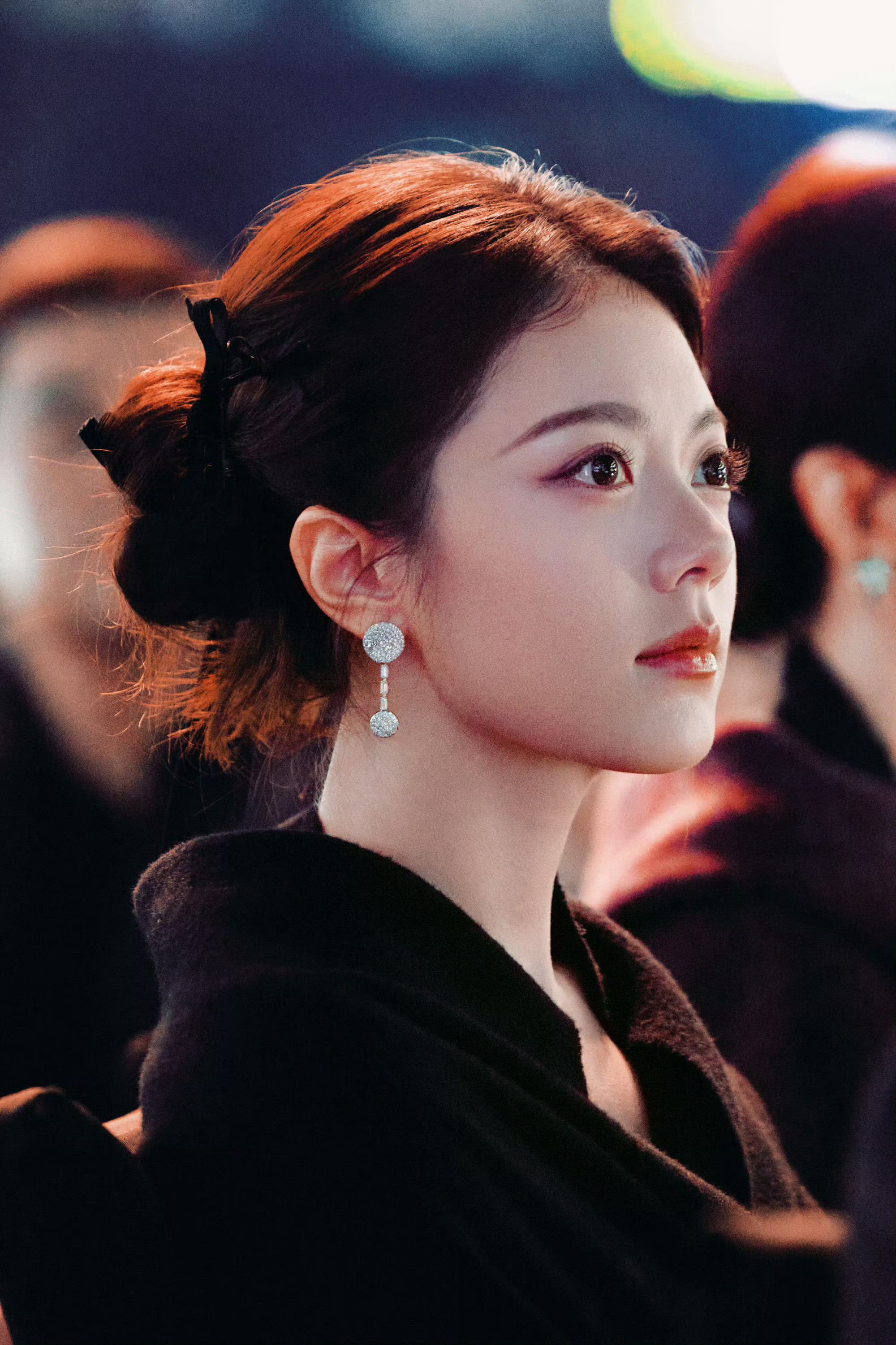 赵今麦这blingbling的大眼睛啊，真喜人！我想拥有姐姐的拍立得啊啊啊