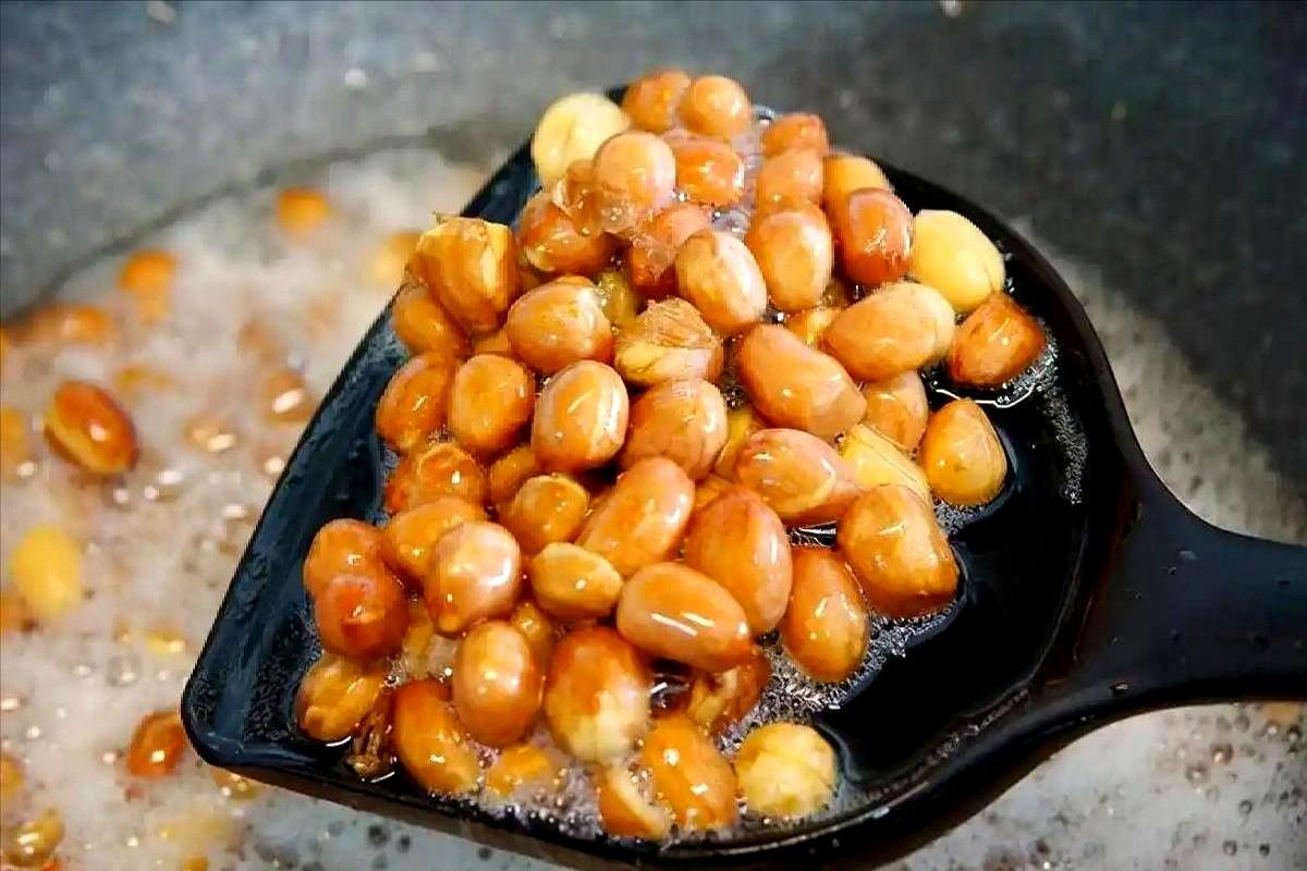 “你知道高血压患者能不能吃花生吗？”这个问题常常困扰着许多高血压患者。花生作