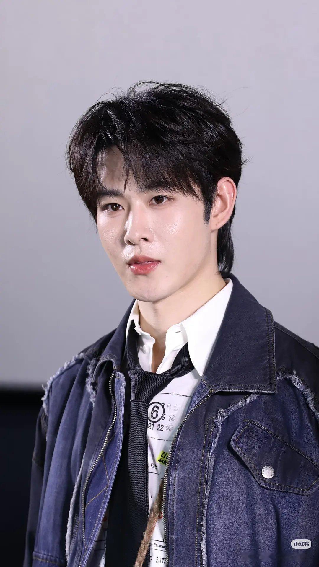 月0剧组真的是全员颜霸呀，怎么都这么好看？