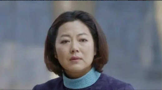 当年，王茜华结婚后，老公坚持AA制，她瞒着老公直接打掉了孩子，跟朋友去吃饭时，2