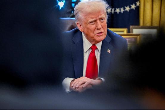 惊天阴谋！美国明抢格陵兰为假动作，真正目标曝光：逼中国出手！ 2026年