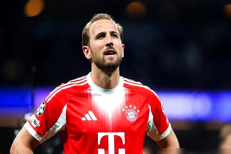 当欧冠决赛灯火正亮时，替补席上的那双眼已熄。小蜘蛛因决赛无缘登场，心气尽失，转