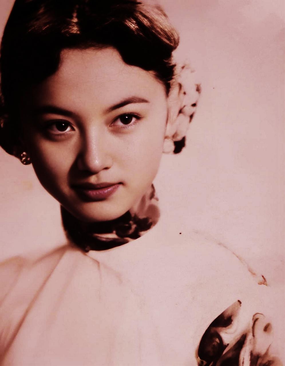 1918年初，庾恩旸告别貌美的妻子，前往贵州赴任。临行前，妻子神色哀婉，想告诉丈