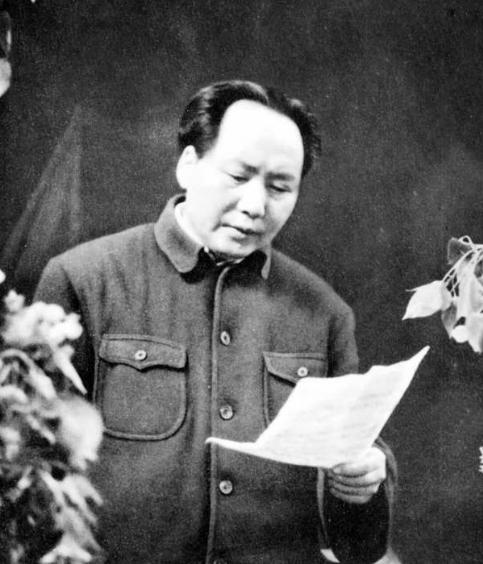 一位老中医评价毛主席：毛泽东时代他的个人生活、工作的一些思想，对于民众而言，其实