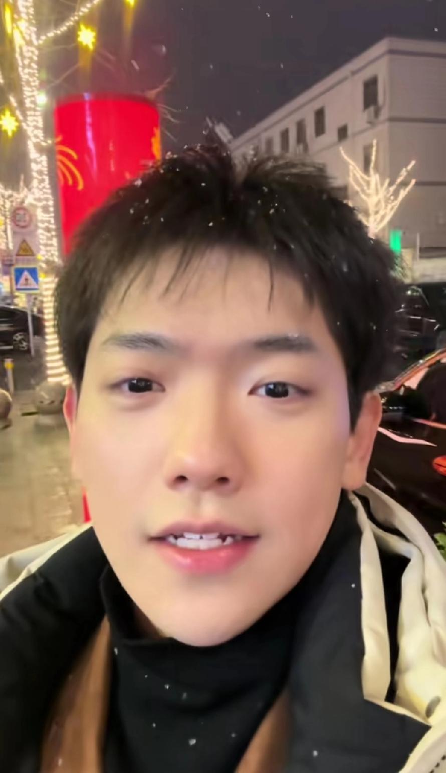 哈哈，传熙终于更新视频啦！虽然视频很短。自从2月10日凌晨传熙下播后更新的一个视