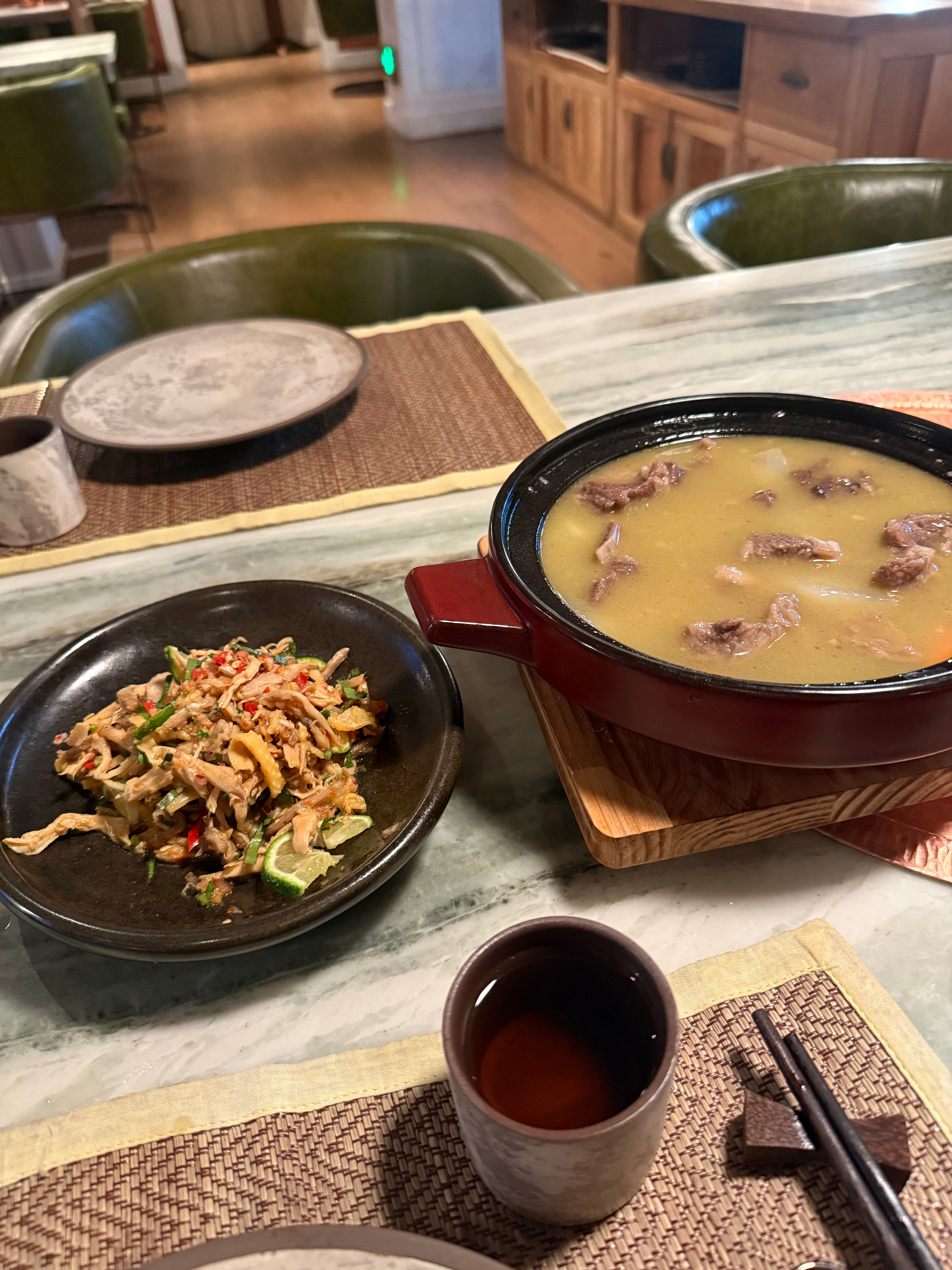 今天真的累到了连吃饭抬筷子都觉得好累啊…想知道大家最累的一次是干了什么？​​​