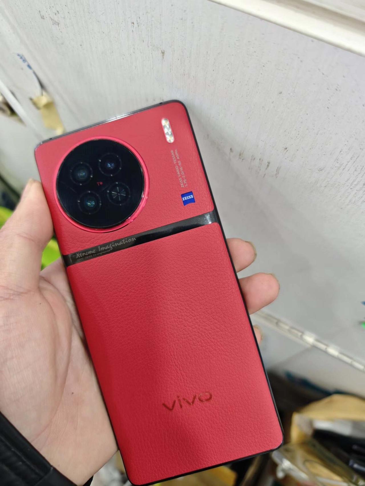 不得不说vivo的手机是真耐用！[赞][赞]2026年还有人在vivoX90这