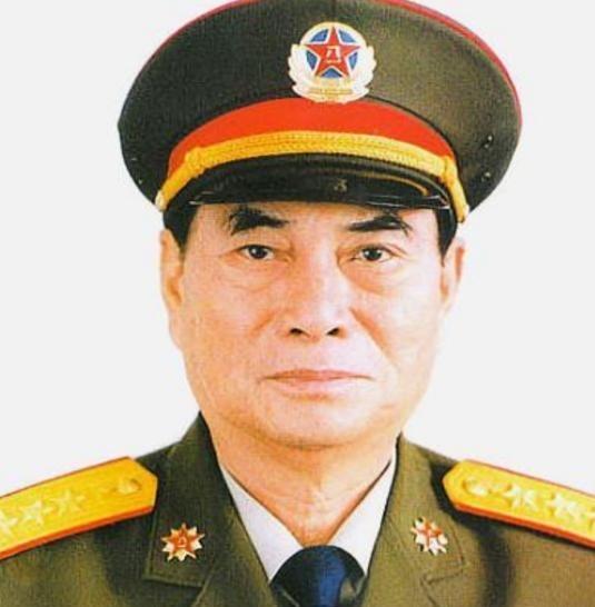 1996年时任中央军委副主席的张万年来到山西视察，在饭桌上他听到了一名部队领导的