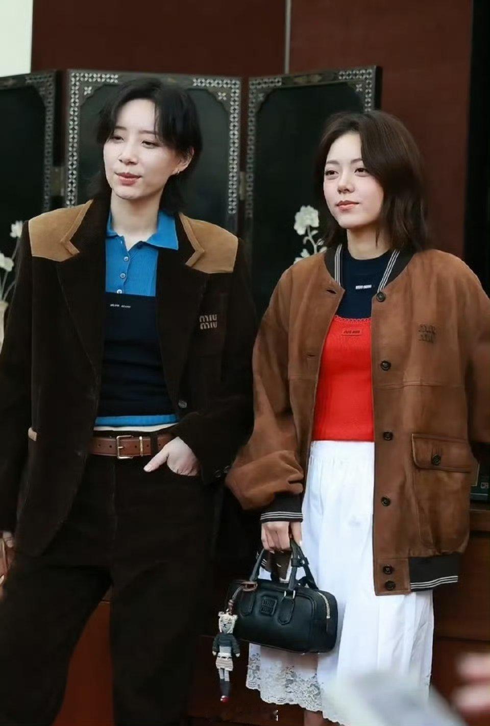 赵今麦把头发剪短了欸，感觉短发的麦麦更成熟了，有种高智感！就是穿的不咋好看