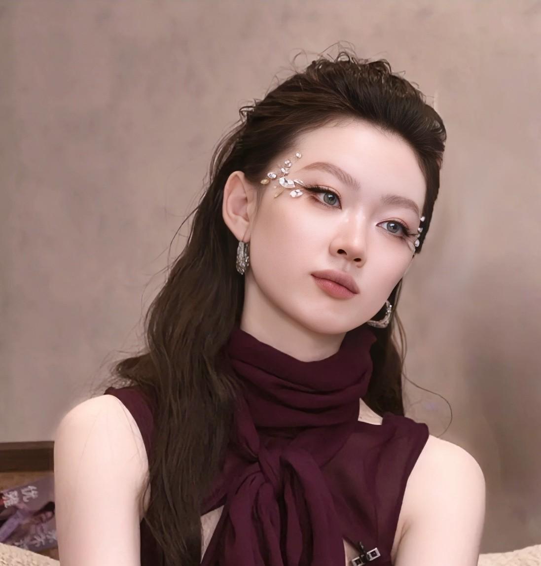 丁太升有句话说的很对，“李健现在已经不适合现在的单依纯了”，因为单依纯的技巧