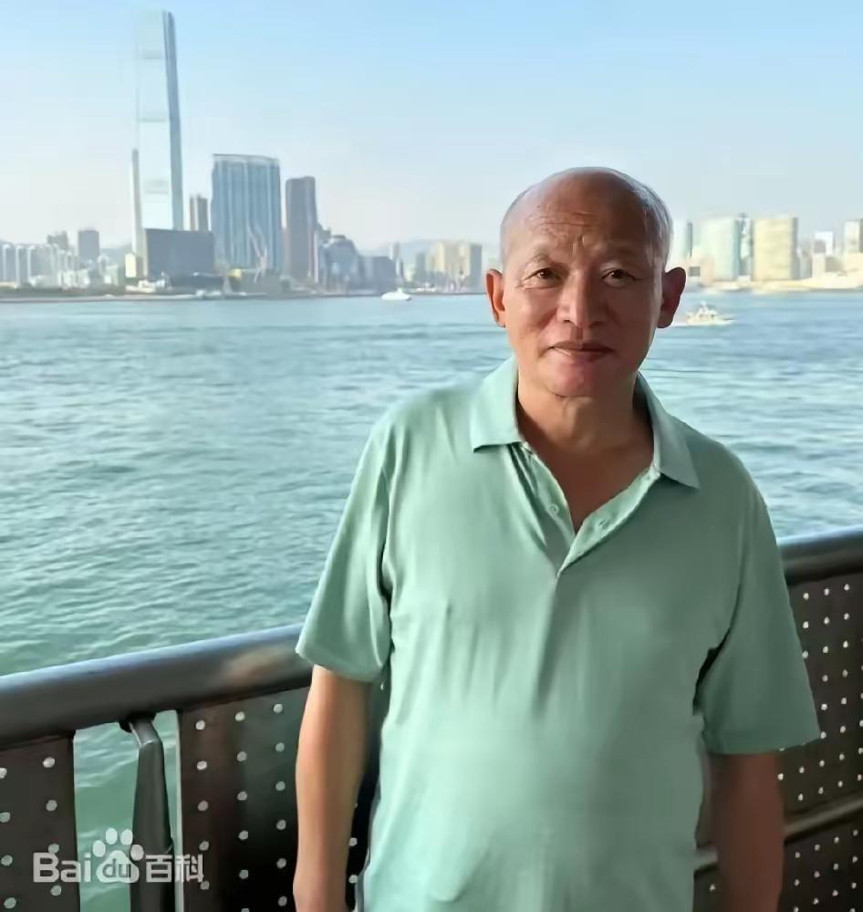 蹊跷！湖南邵阳，64岁男子在6月1日下午13点40分许，告诉妻子他出去下象棋，穿