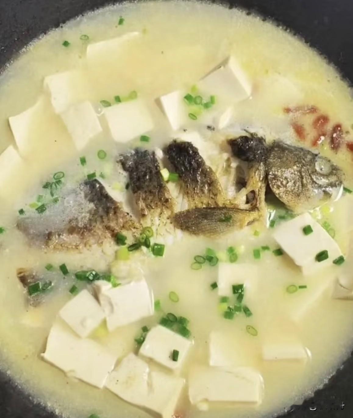 老了腿先老，养腿要趁早常吃10种食物一、鸡蛋（优质蛋白，修复关节组织）二、